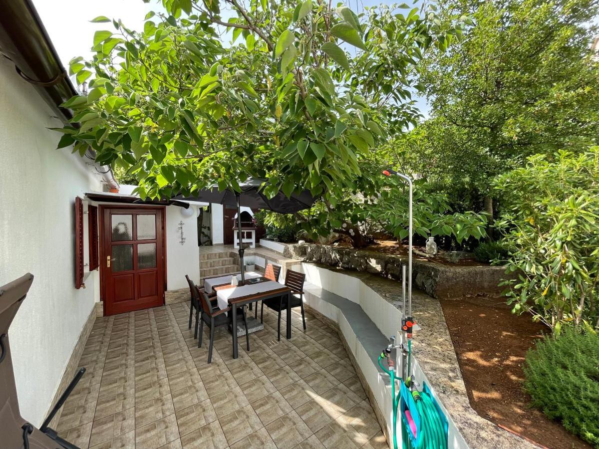 Holiday Home Cesarica カルロバッグ エクステリア 写真