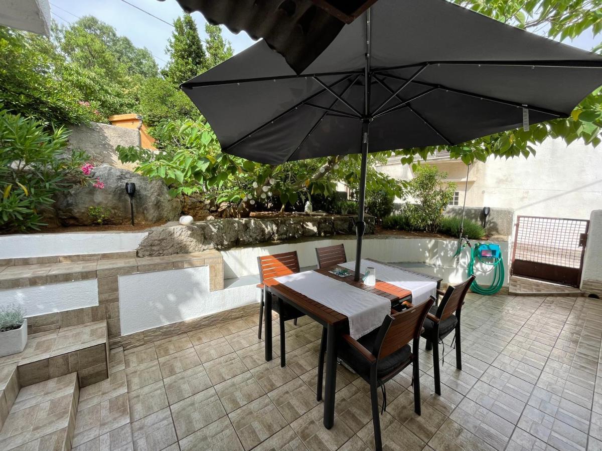 Holiday Home Cesarica カルロバッグ エクステリア 写真