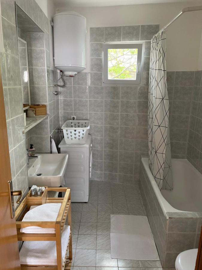 Holiday Home Cesarica カルロバッグ エクステリア 写真