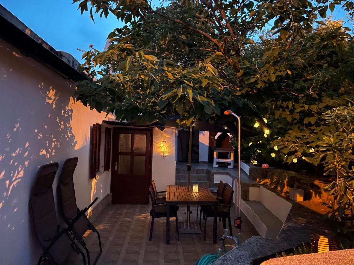 Holiday Home Cesarica カルロバッグ エクステリア 写真
