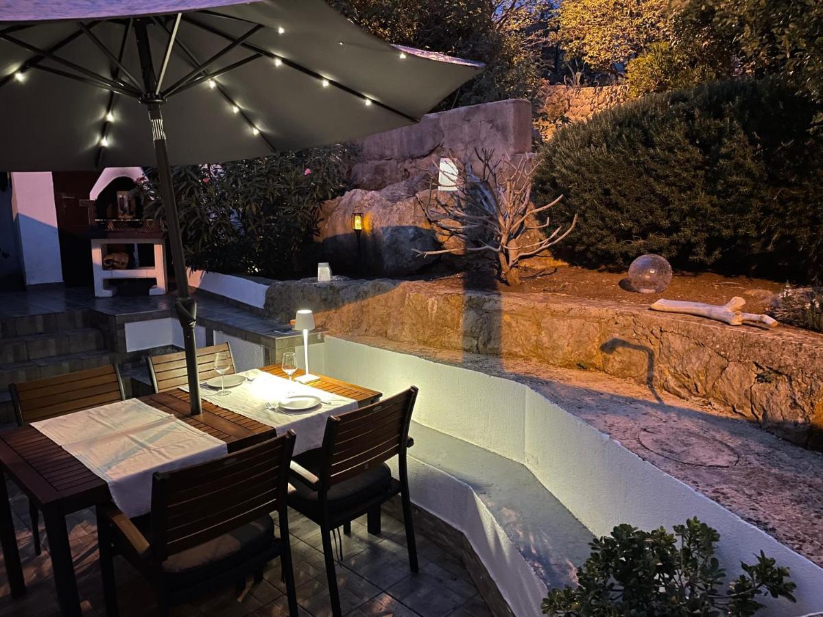 Holiday Home Cesarica カルロバッグ エクステリア 写真